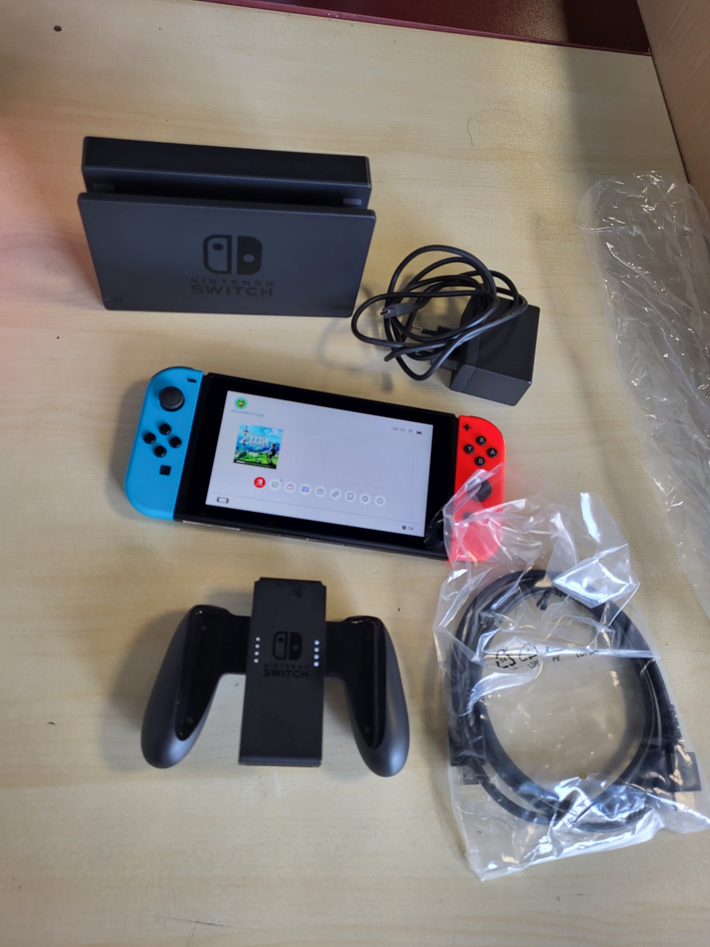 266026 - NINTENDO Konsola Switch, ngjyrë blu neoni dhe të kuqe neoni, Joy-Cons