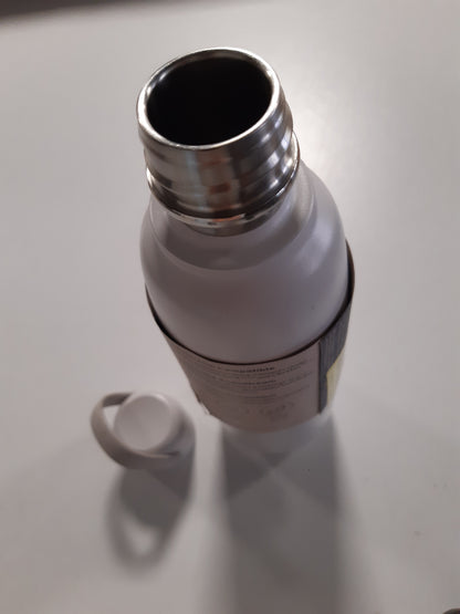 205012 - SODASTREAM Shishe Metalike Fizz&Go COOL, Kapaciteti 0.9L, E Pajtueshme me Duo, E-Duo, Terra dhe të Tjerë, Mban Pijet të Ngrohta dhe të Ftohta deri në 12 Orë, Pa BPA, Mund të Luhet në Lavastovilje