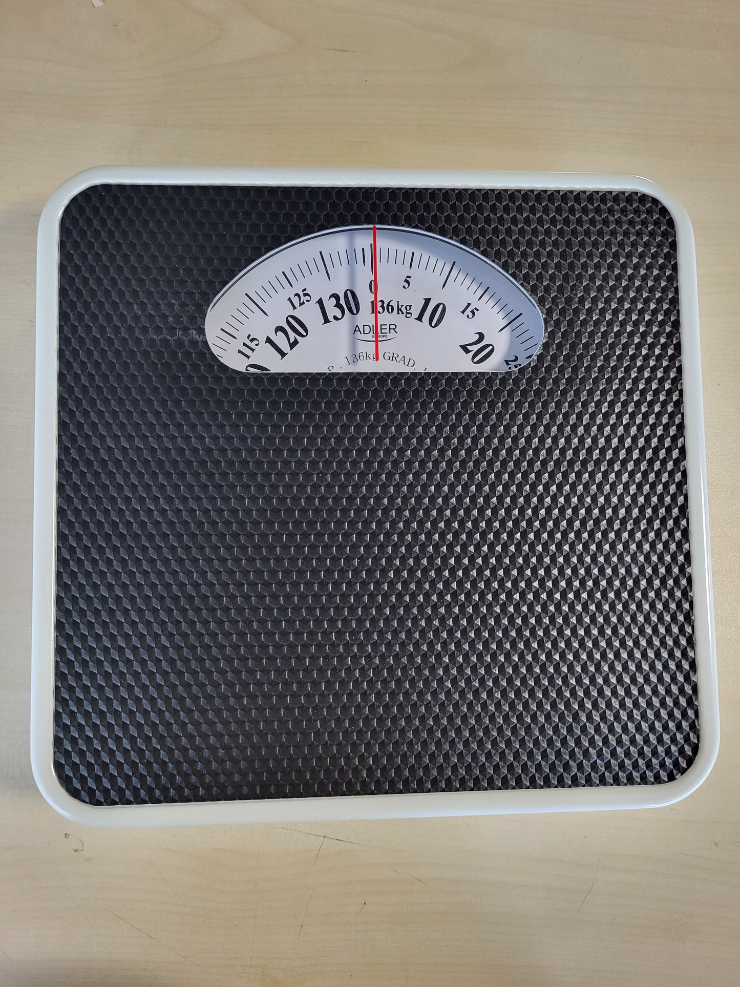 223173 - ADLER Peshore Personale Mekanike - Pesha e Trupit - Peshore Analoge Fitnesi - Kapacitet 136 kg