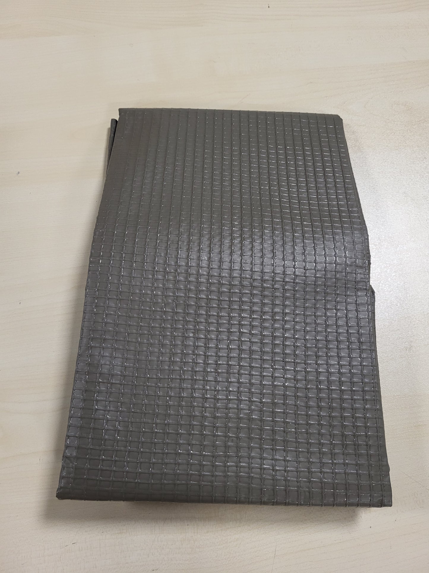 215735 - LËKURA ELEFANTIT Mbulesë dyshemeje e papërshkueshme nga uji, 2.20 x 1.00 m