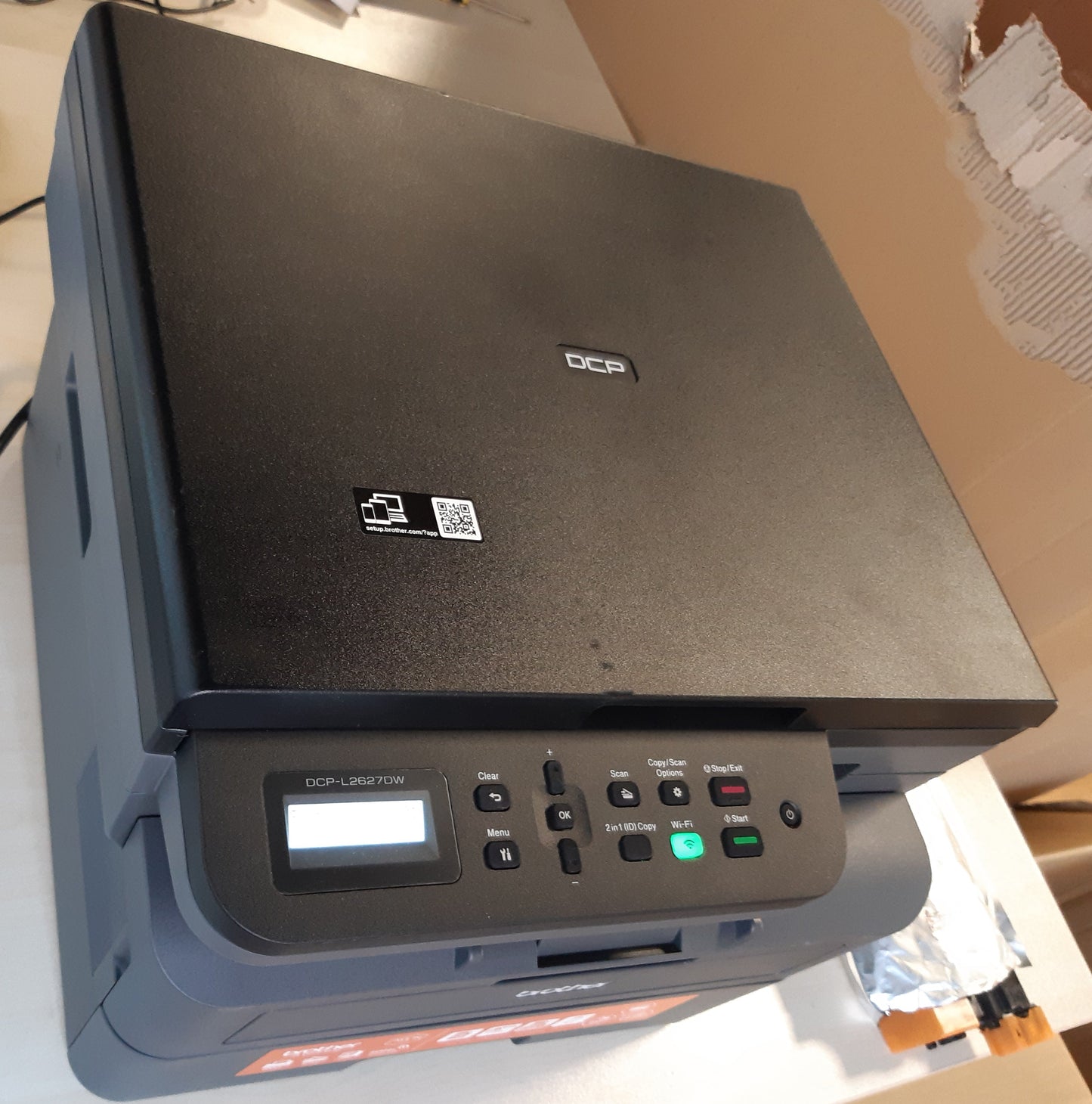 126020 - BROTHER DCPL2627DWXL, Printer Lazer Monokrom 3-në-1, Wi-Fi dhe Printim Automatik në të Dyja Anët