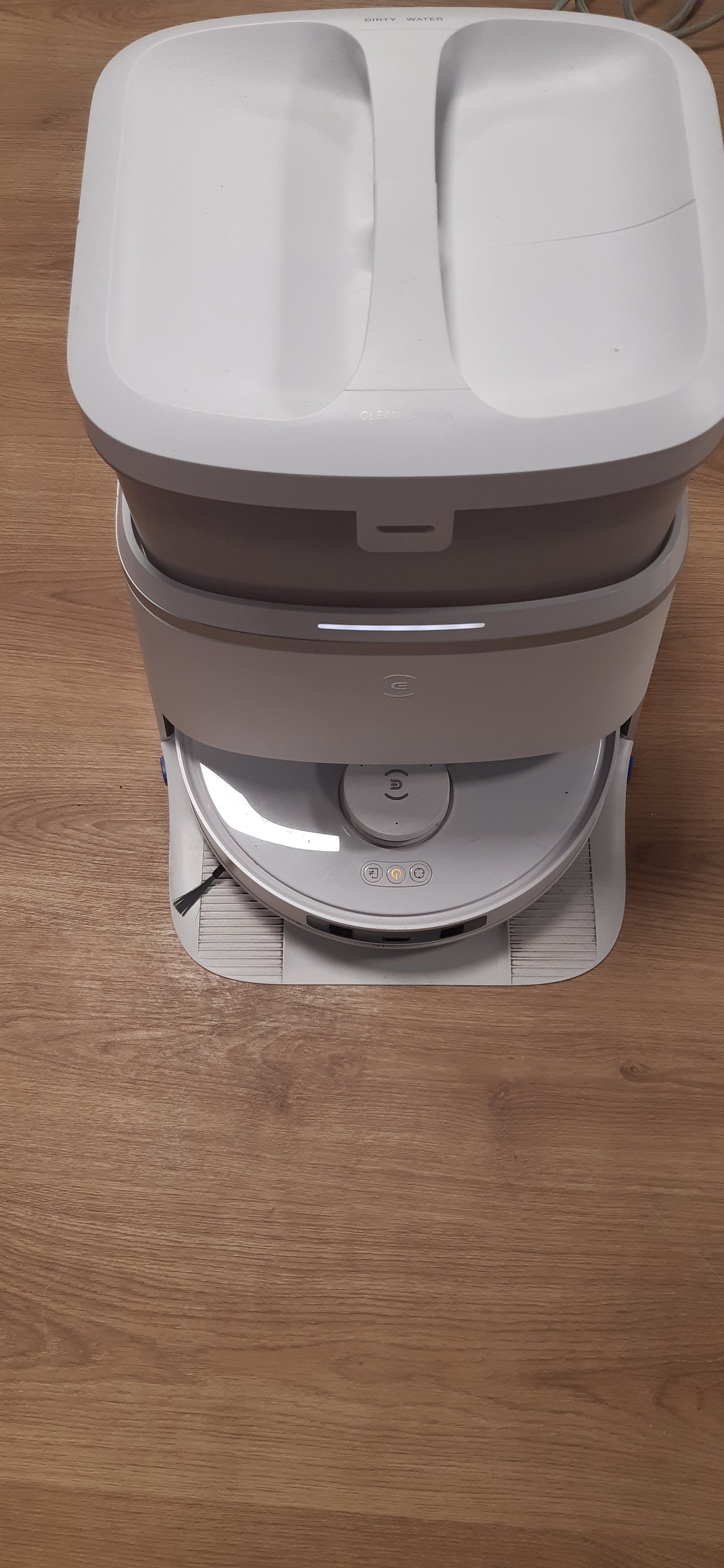 94028 - ECOVACS - Fshesë Robotike DEEBOT T30 Pro Omni Mini Station, TruEdge (Tërheqje Adaptive), Fuqia e Thithjes 11,000 PA, Pastrim me Mop me Ujë të Ngrohtë, Pastrim i Thellë, Teknologjia ZeroTangle