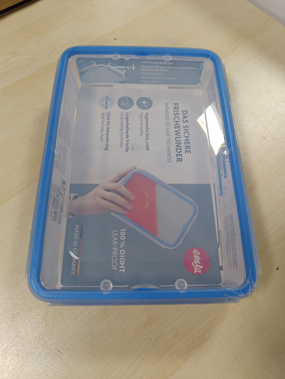219470 - EMSA 508545 Enë Ushqimi Drejtkëndëshe me Kapak, 2.6 Litra, Transparente/Blu, me Kapëse dhe Mbyllje