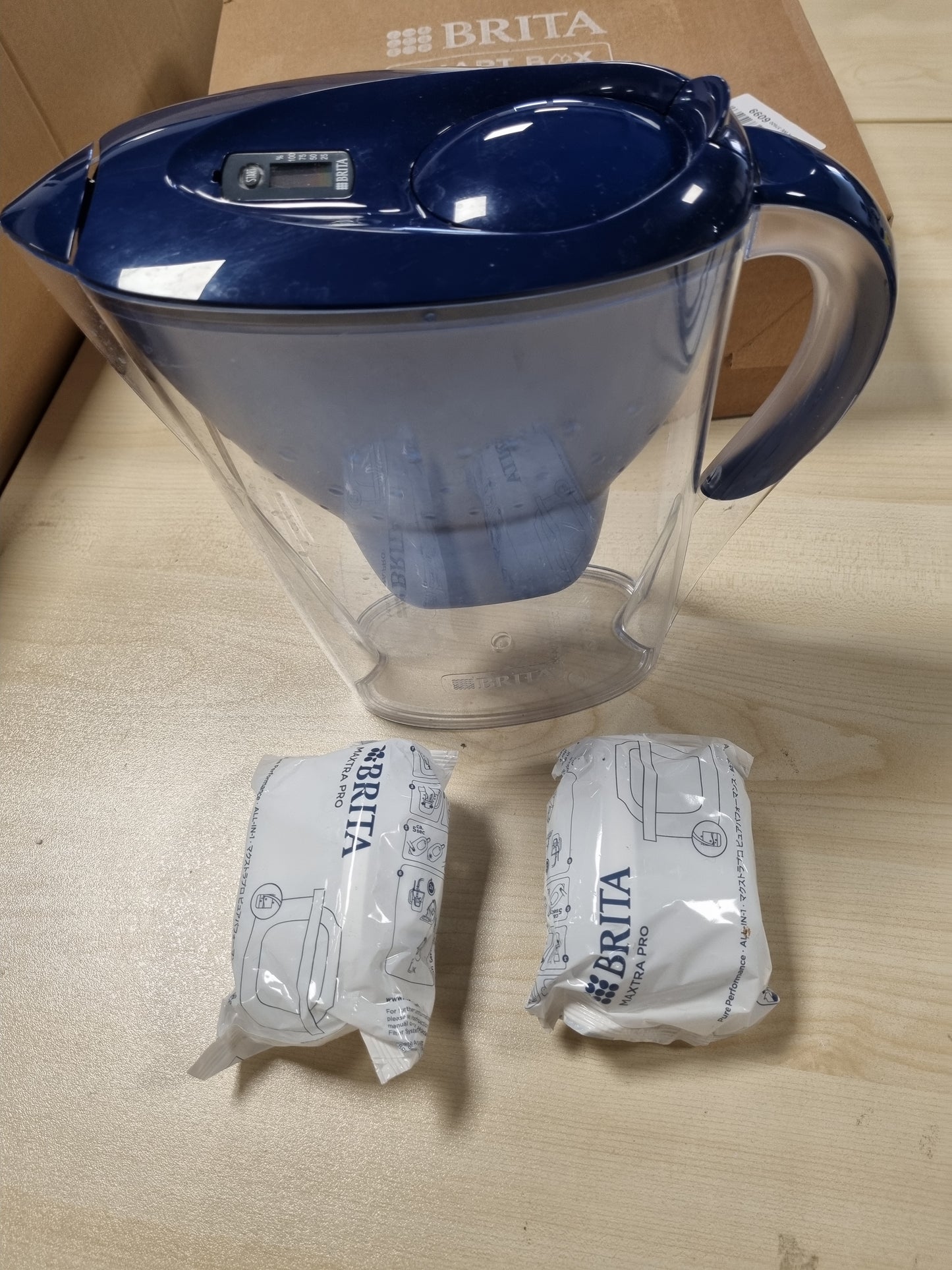 187453 - BRITA - Enë Filtri Uji Marella Blu, Kapacitet 2.4L, me 3 filtra MAXTRA PRO të Përfshirë, Redukton Klorin, Gëlqeren, PFAS dhe Metalet - Elegancë dhe Funksionalitet