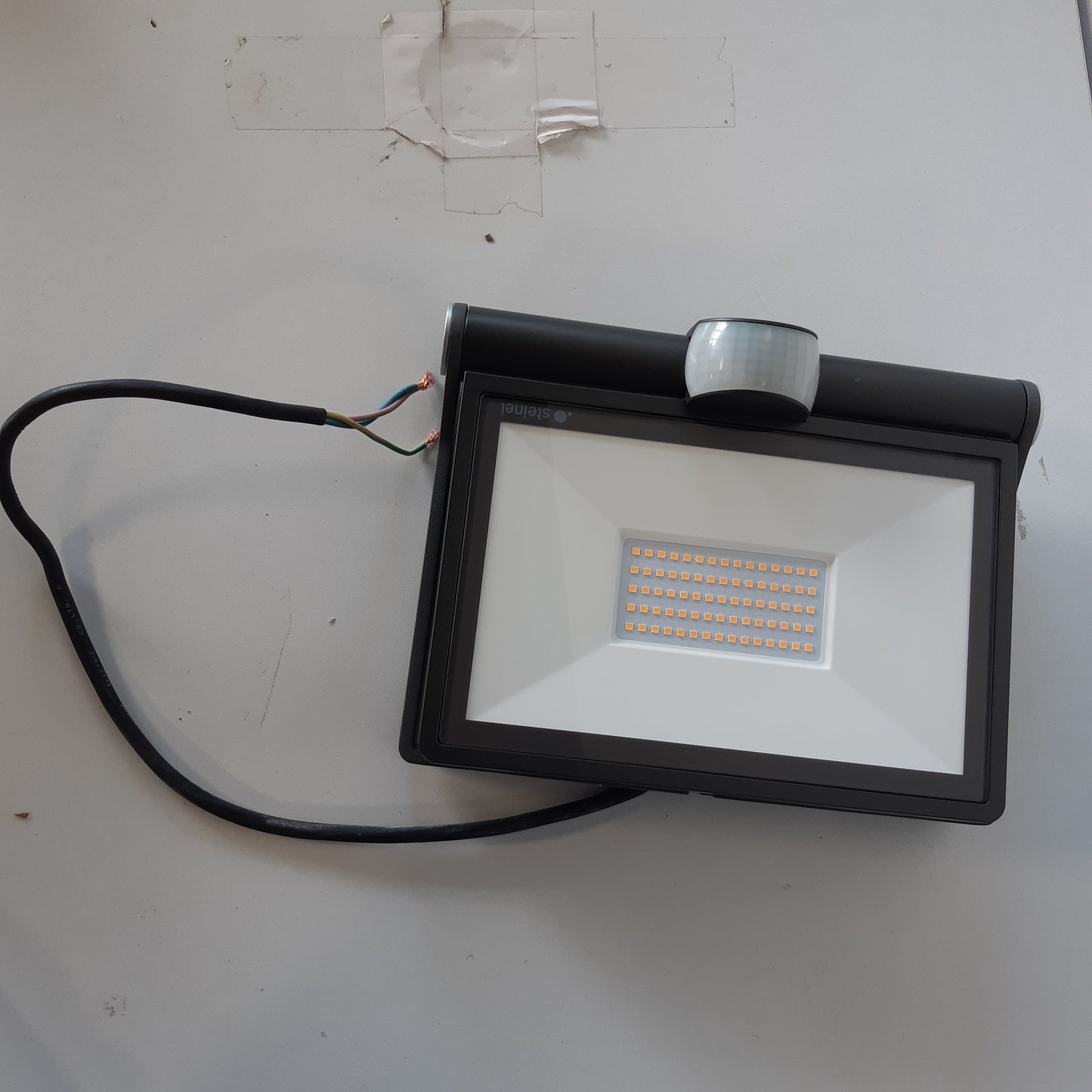 255076 - STEINEL Dritë LED XLED ONE XL S Antracit për jashtë, detektor lëvizjeje 180°, 42.6W, e bardhë e ngrohtë 3000K