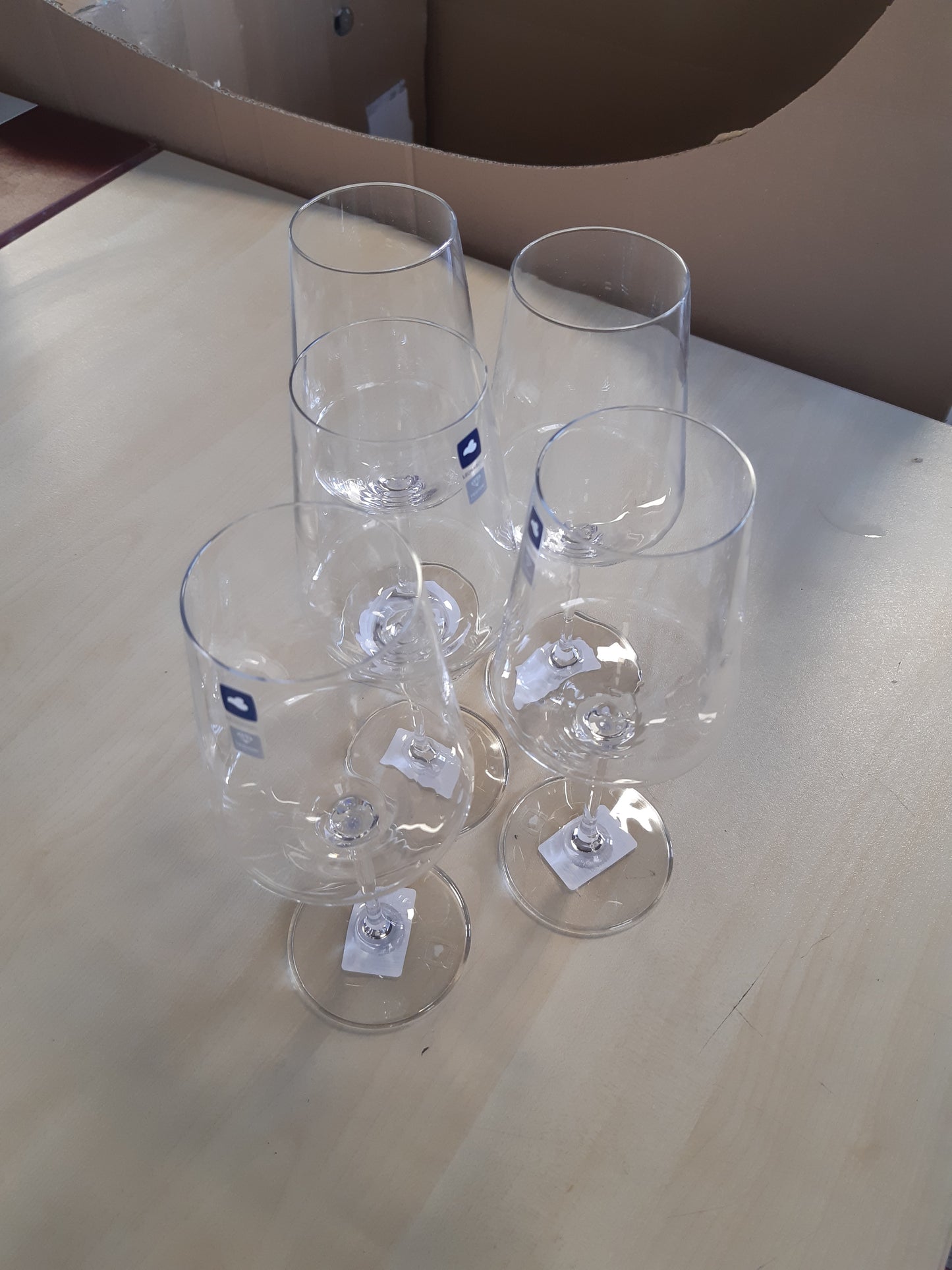 222039 - LEONARDO HOME Gota Riesling PUCCINI (Set me 6 copë) • Gota vere rezistente ndaj gërvishtjeve (400 ml) • Mund të lahet në lavastovilje dhe është e qëndrueshme • Gota të përjetshme për verë të bardhë • Dizajn modern • Gotë Riesling Puccini • 069540