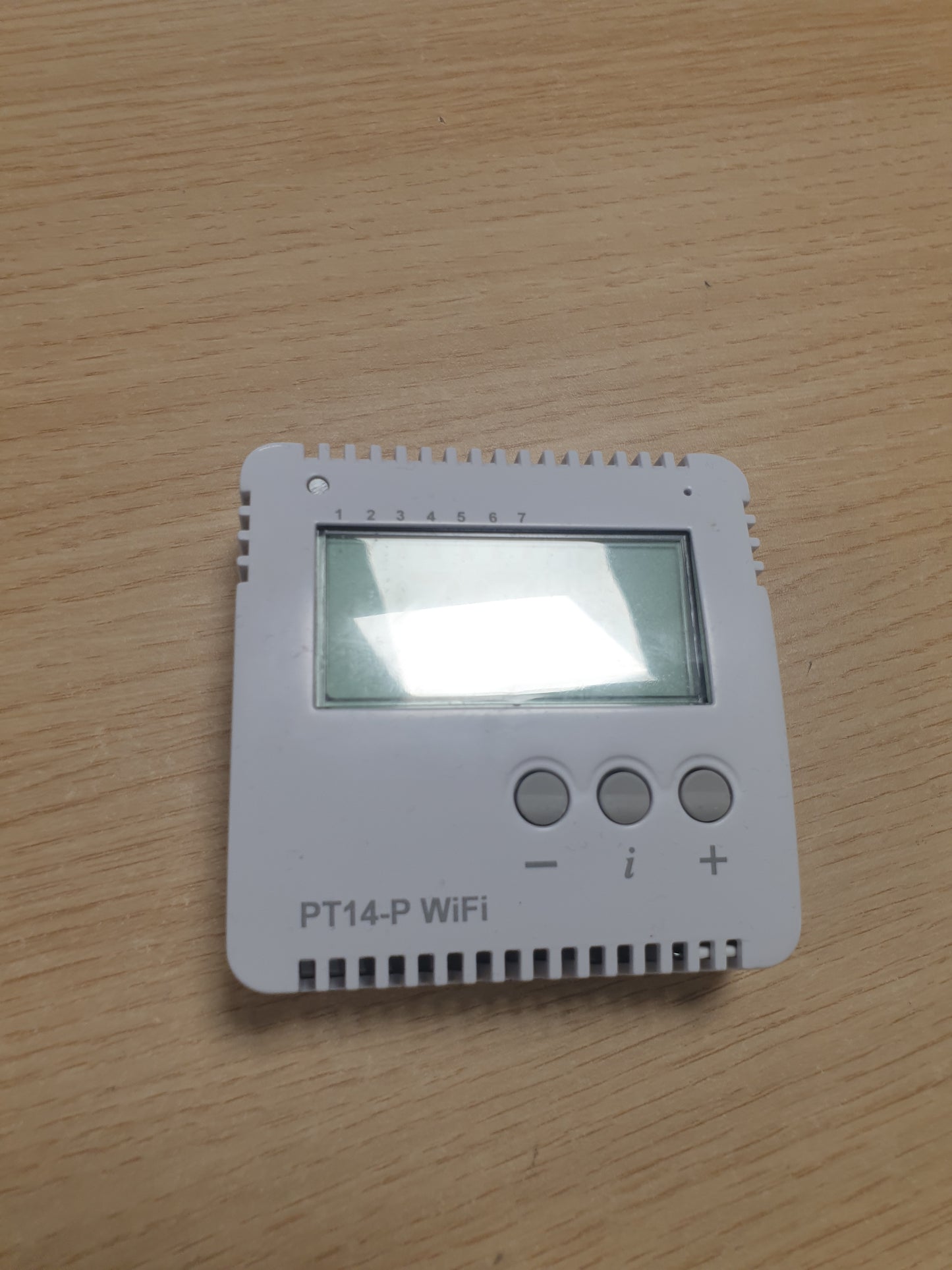 213336 - ELEKTROBOCK Termostat Dhome Smart WLAN 230V - Kontroll ngrohjeje nëpërmjet aplikacionit - Montim në sipërfaqe - 16 A - Për ngrohës elektrikë