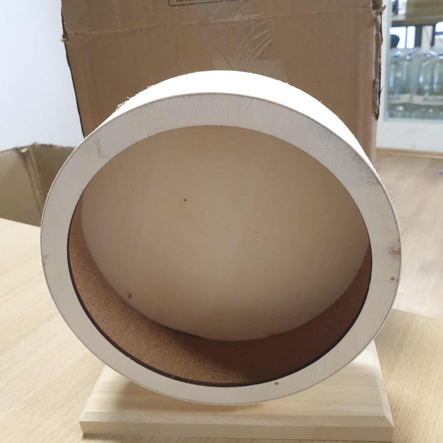 252225 - TRIXIE Biçikletë ekuilibri prej druri ø 21 cm, sipërfaqe vrapimi e mbyllur me mbulesë tape, kushineta me sfera, 21 x 24 x 10 cm, 60922