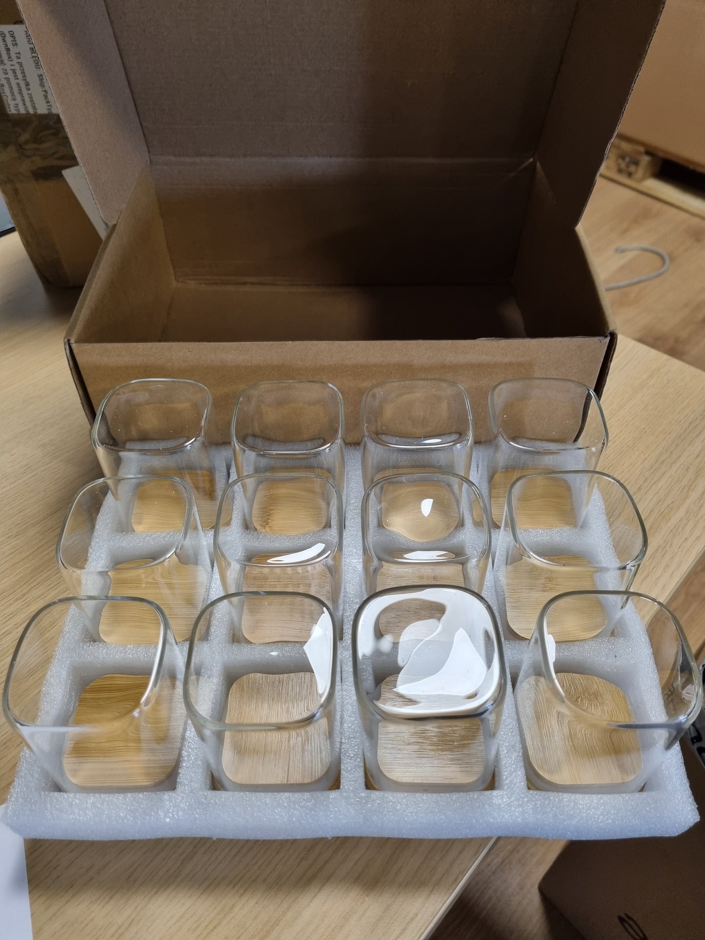 218113 - Set me 12 kavanoza katrorë për erëza Solvant, 200 ml, hermetik me kapakë druri, set kavanozash qelqi për ruajtje erëzash
