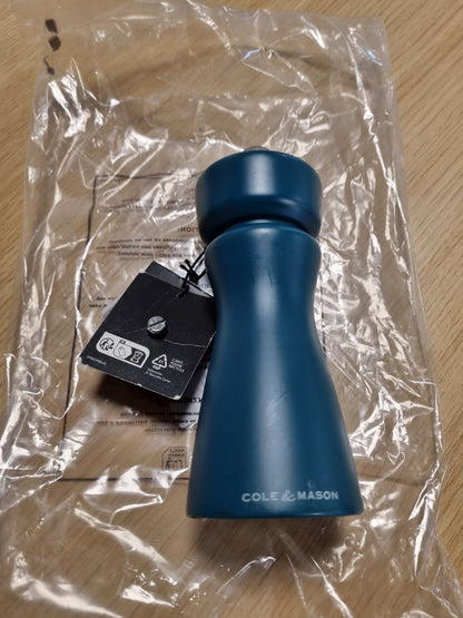 223152 - Cole & Mason Mulliri i kripës dhe piperit Kenton, 15 cm, mekanizëm bluarjeje qeramik i qëndrueshëm, bluarje e rregullueshme, përfshin 1 mulli