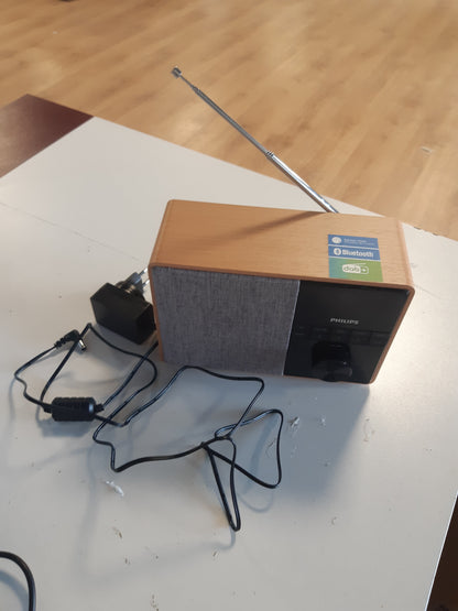 267818 - PHILIPS Radio Portative Audio TAR5505/10, Radio Kuzhine (Bluetooth, Kuti Druri, Radio DAB+, Diafragmë me Bandë të Plotë 3 Inç, Kohëmatës Kuzhine, Funksionon me Rrjet Elektronik ose Bateri, E Zezë)