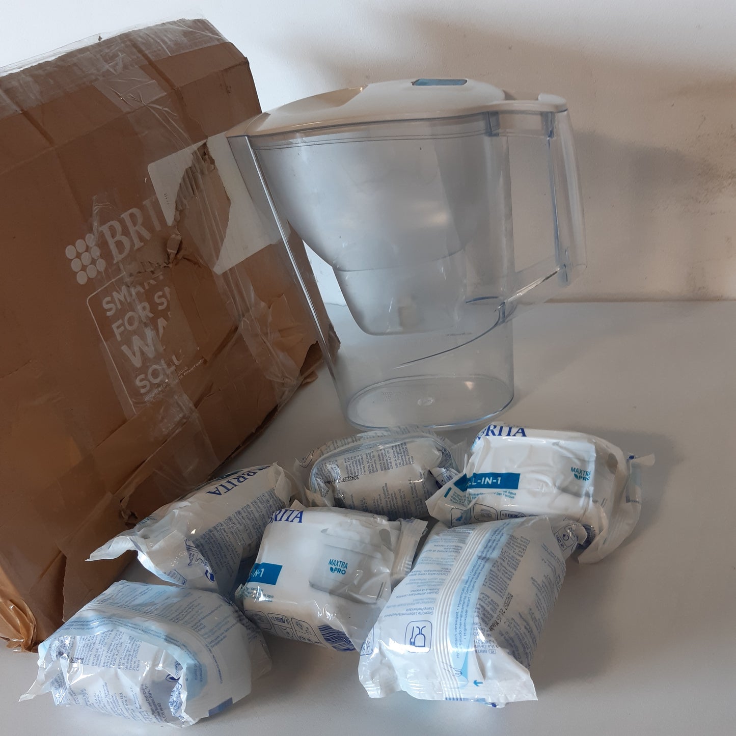 260295 - BRITA Enë Filtri Uji Marella Cool - E Bardhë, Kapacitet 2.4L + 6 Filtra Maxtra PRO ALL-IN-1