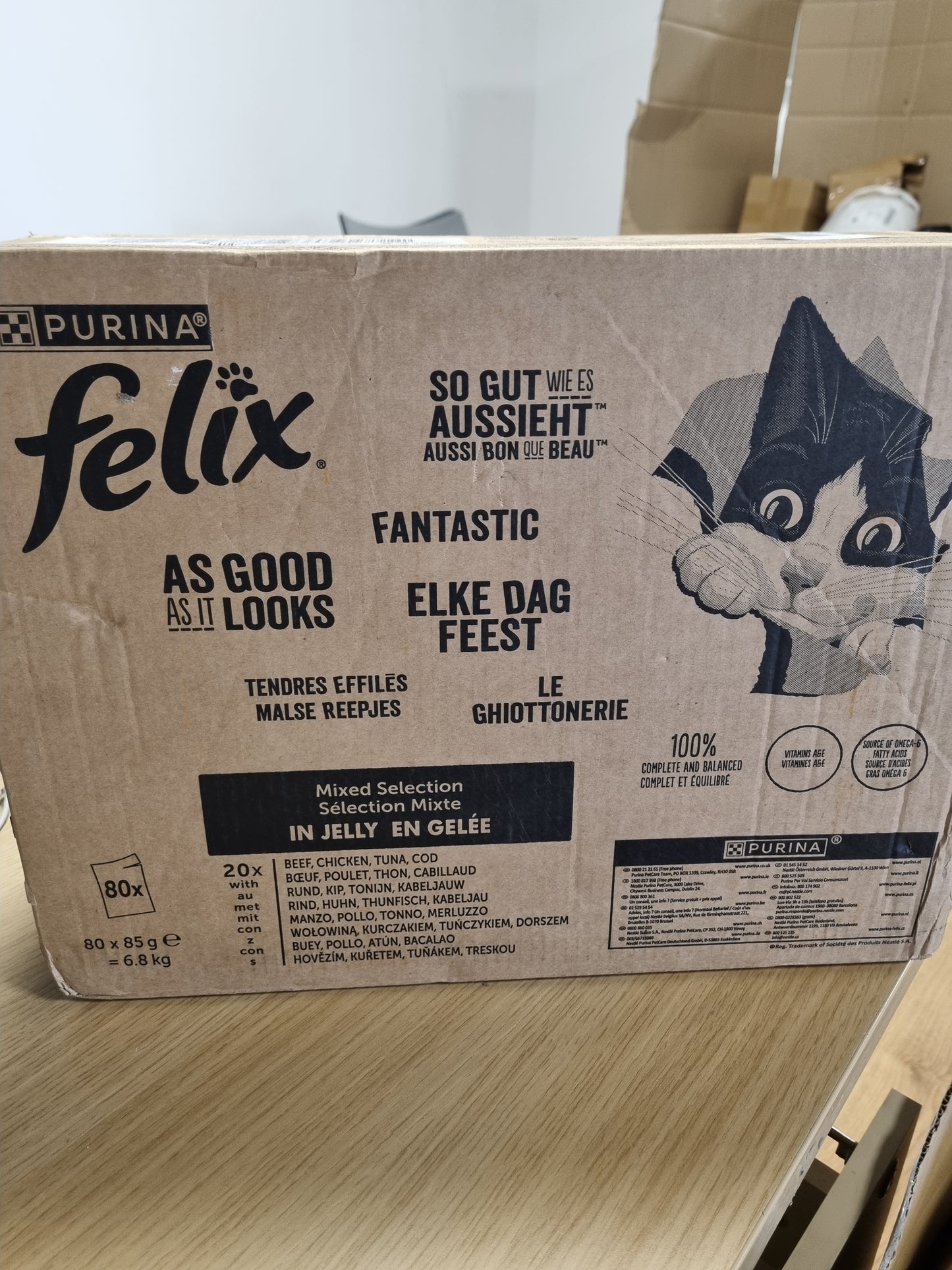 217641 - FELIX Copa të buta mishi për mace të rritura, në pelte, recetë 100% e plotë dhe e ekuilibruar, me ton, merluc, mish viçi dhe pulë, qese freskie 80 x 85g