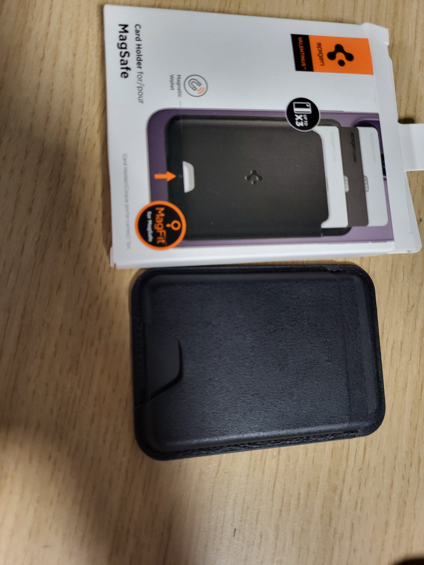 266916 - ESR Mbajtëse Kartash me MagSafe, Bllokim RFID, Mban 5 Karta, Portofol me Fortësi Magnetike 3200g, Lëkurë Vegane, për serinë iPhone 17/16/15/14/13/12 dhe Pajisje të Përzgjedhura Samsung, E zezë