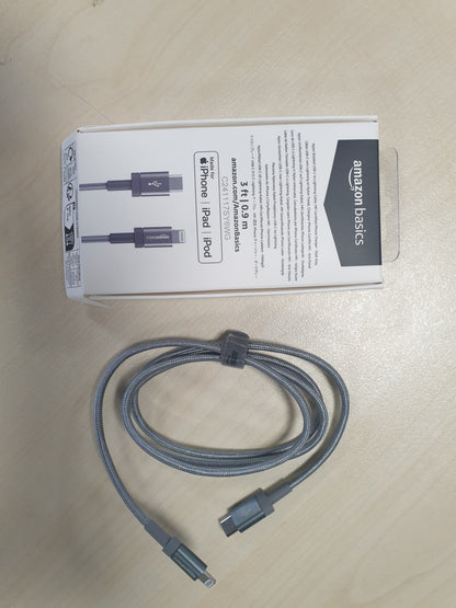 267253 - AMAZON BASICS Kabllo USB-C në Lightning, najlon i thurur, 0.9 m, e çertifikuar MFi për iPhone 13/12/11/X/XS/XR/8, gri e errët