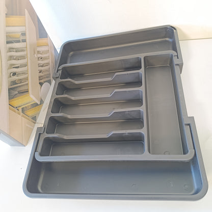 215447 - Tabaka e zgjerueshme për sirtar, mbajtëse takëmesh, organizuese sirtarësh kuzhine, raft plastik, e zezë