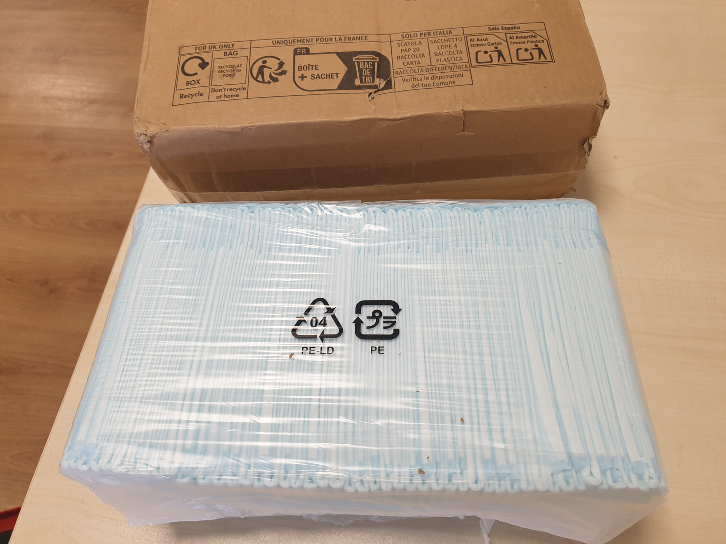 216123 - AMAZON BASICS Mbrojtëse stërvitjeje për qen dhe këlyshë, dizajn 5 shtresa, madhësi e rregullt, 50 copë
