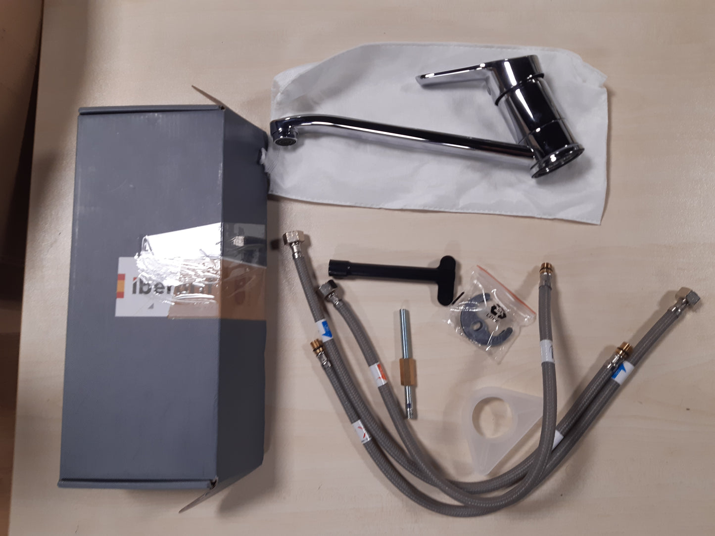 163507 - IBERGRIF M14450-98, Rubinet Mikser për Lavaman Kuzhinë me Një Levë, Presion i Ulët, Rrotullues 360°, Materiali: Krom, Ngjyra: Argjend