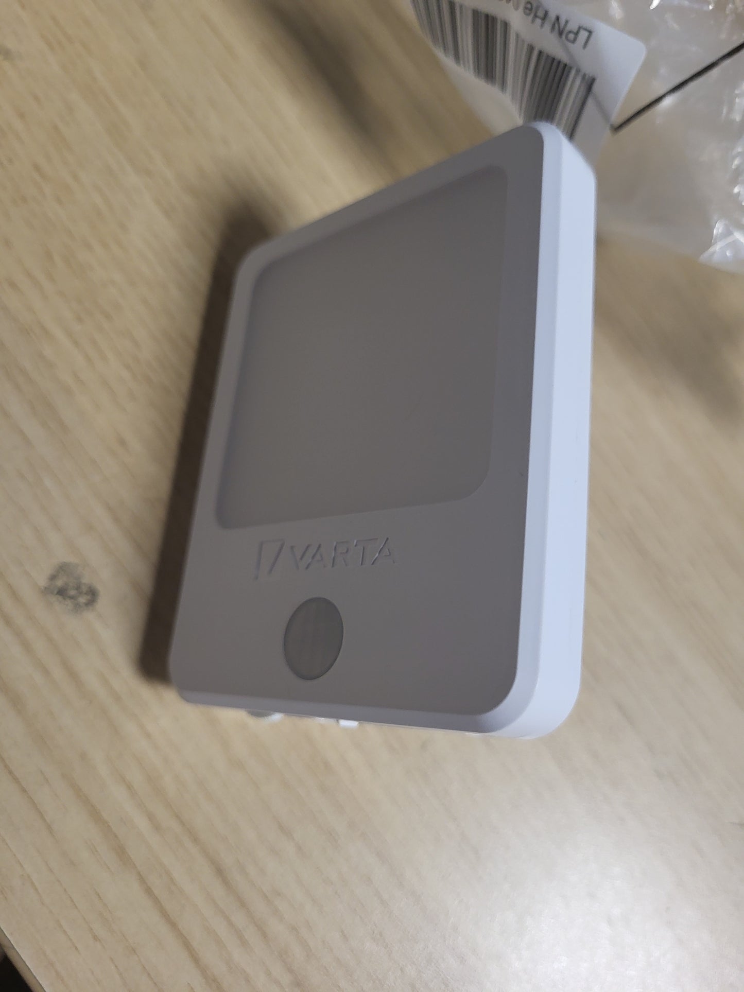 258043 - VARTA Dritë nate me prizë me sensor lëvizjeje LED, llambë nate për fëmijë, funksion errësimi pa hapa, fikje automatike pas 90 sekondash