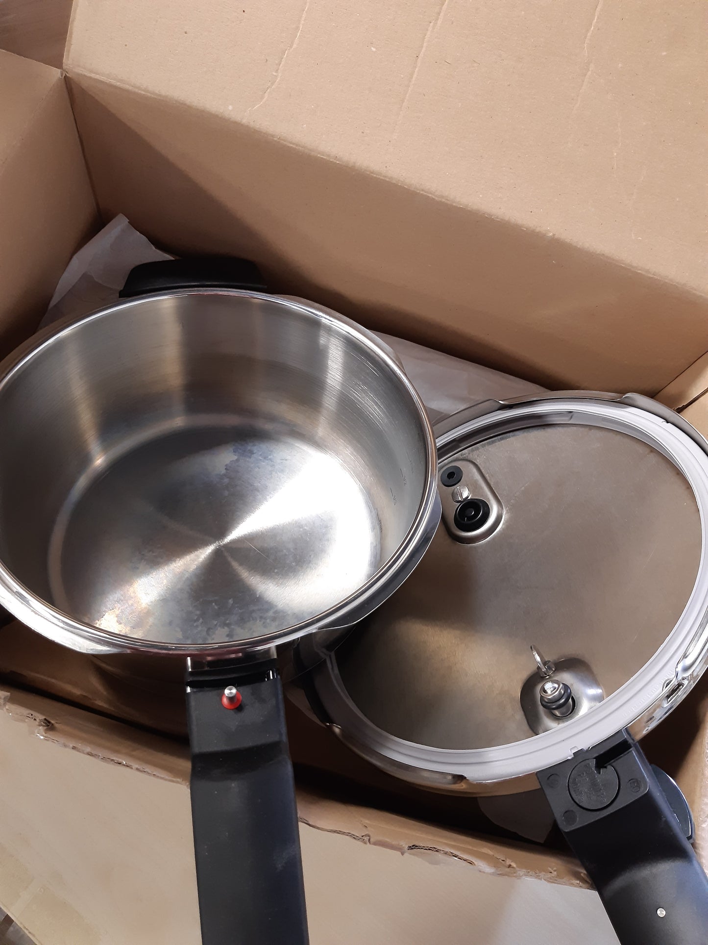 191093 - FISLER VITAQUICK Tenxhere me Presion prej Çeliku Inox, 3.5 L, Ø 22cm, 2 Nivele Gatimi, e Përdorshme në Induksion, Prodhuar në Gjermani