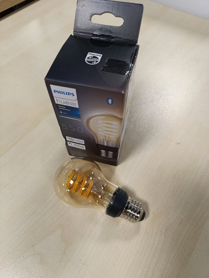 217567 - PHILIPS HUE Llambë Standarde Filament A60 me 1 Pako - E27 - Ndriçim LED i Qëndrueshëm - Dritë e Bardhë nga e Ngrohta në të Ftohtë - Mund të Errësohet - Lidhet nëpërmjet Bluetooth ose Hue Bridge - Funksionon me Alexa dhe Google Home