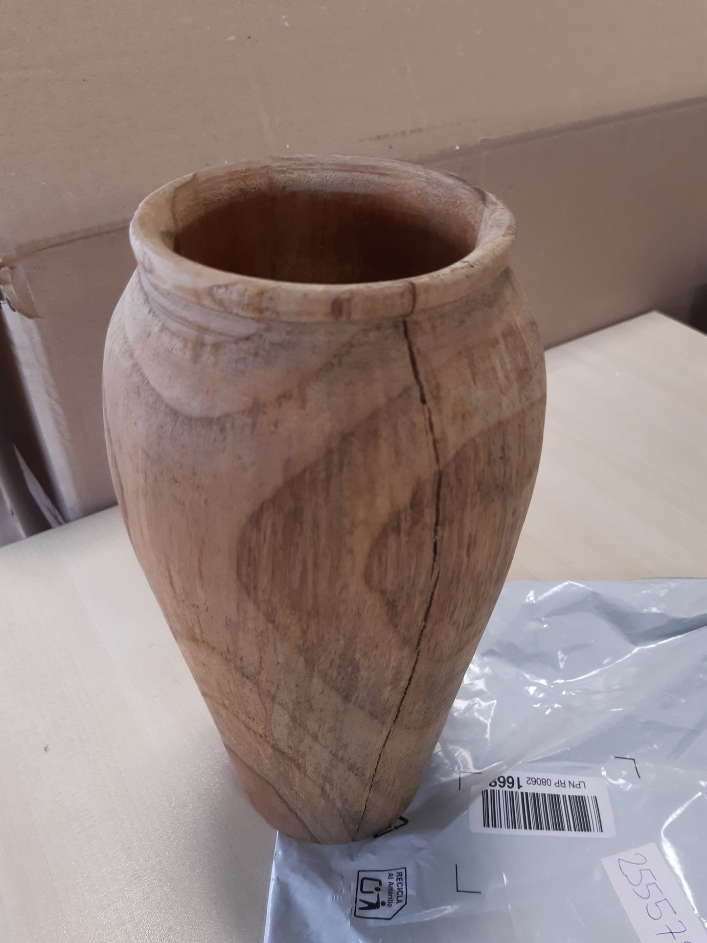 255575 - Vazo/zbukurim prej druri, e gdhendur nga rrënjët e pemëve gjigante të tikut, 25 cm e lartë