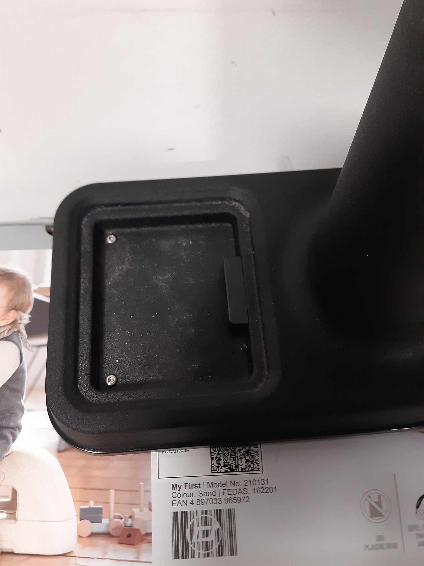 234891 - AARKE CARBONATOR 3, PËRGATITËS UJI ME GAZ PREJ ÇELIKU INOX, PËRFSHIN SHISHE 800 ML, NGJYRË E ZEZË