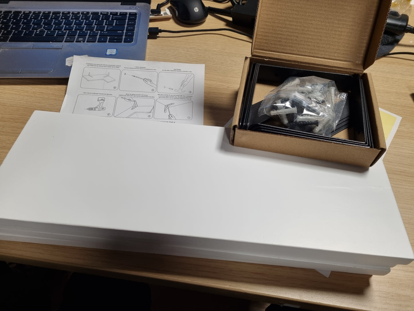 164466 - TCZECOO Rafte Lundruese në Formë L me 4 Copë, Rafte Këndore për Kuzhinë, Dhomë Ndenjeje, Dhomë Gjumi dhe Banjo, Material: Druri, Ngjyra: Kafe e Errët