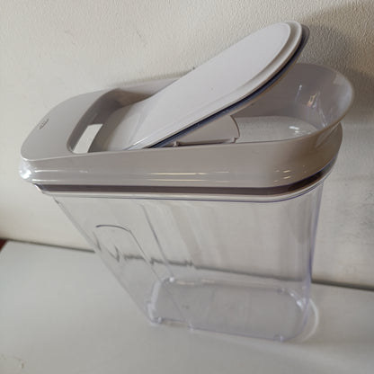 183862 - OXO Enë Dispenser për Musli Good Grips POP, Madhësi 4.2L, Kapak për Ruajtjen Hermetike, Ngjyra e Bardhë/Opulent Garden