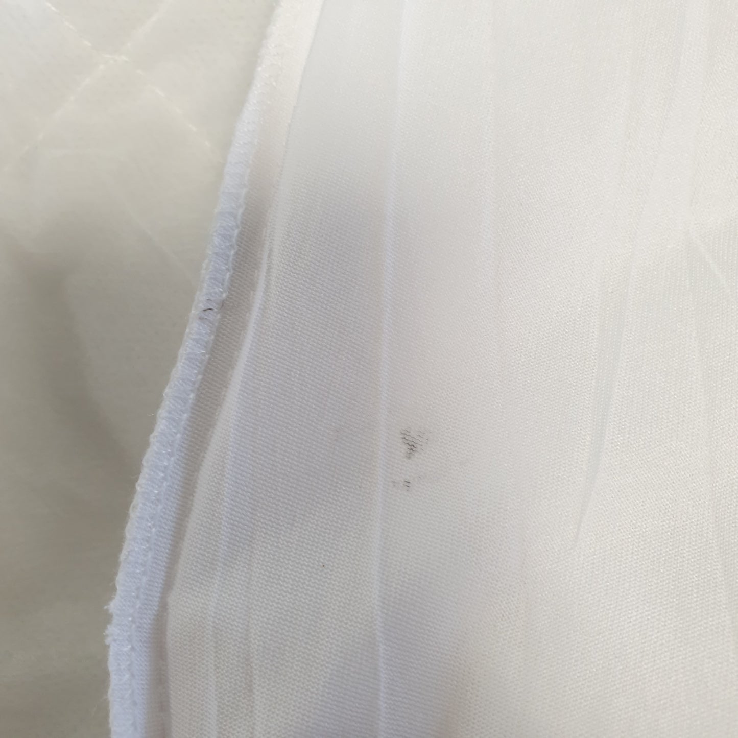 252374 - MBROJTËSE DYSHEKU E QEPUR, 160X200CM, ÇARÇAF I THELLË DERI NË 40CM ME ELASTIK PËRRETH, E ÇERTIFIKUAR Oeko-Tex, E FRYMËMARRSHME, JO E PAPËRSHKUESHME NGA UJI