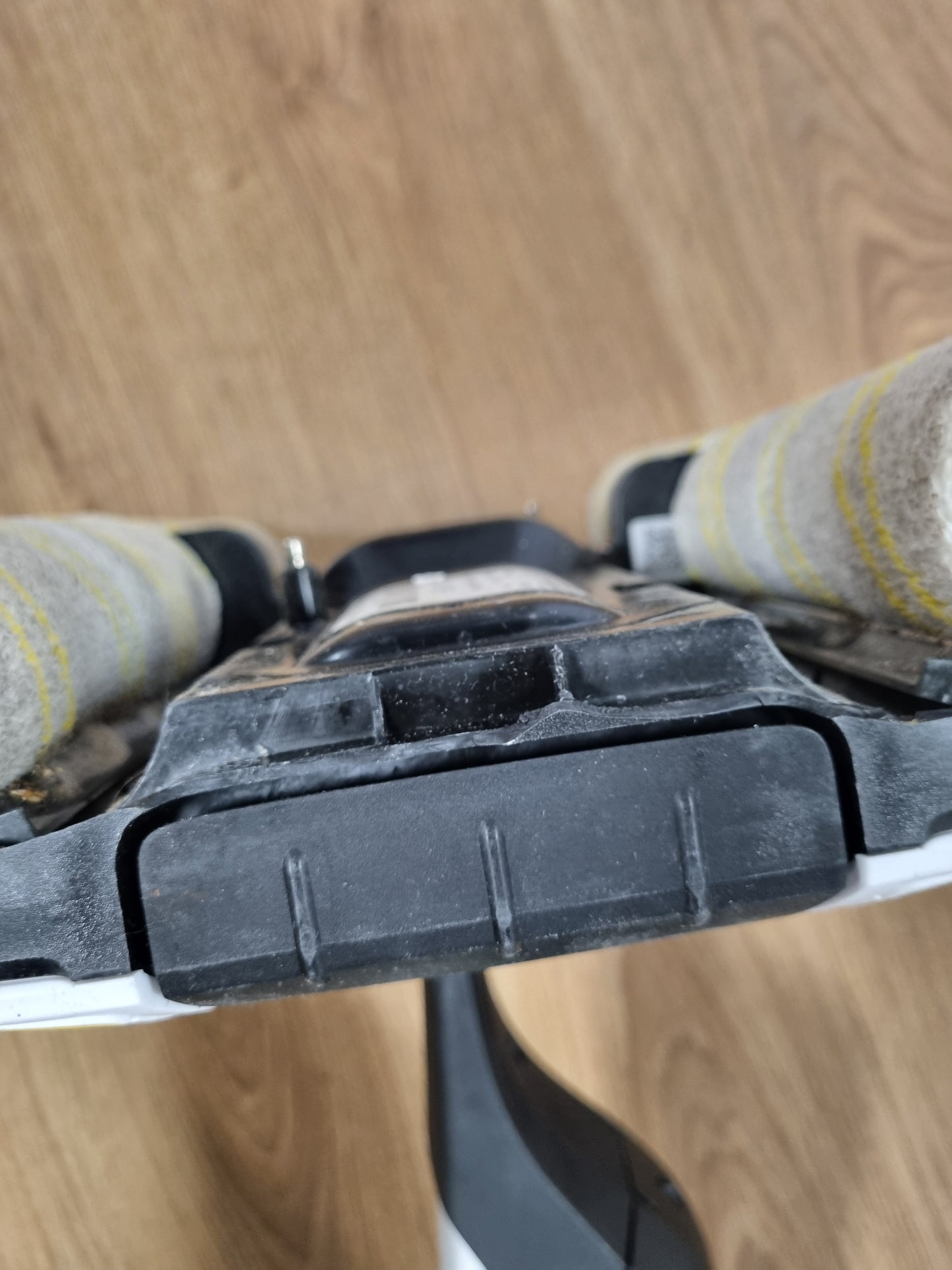 213011 - KÄRCHER Pastrues dyshemeje pa tel FC 7, jetëgjatësia e baterisë: afërsisht 45 minuta, sipërfaqja e mbulimit: afërsisht 175 m²