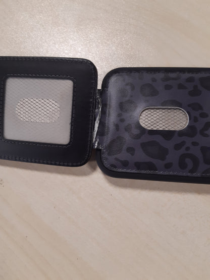 189975 - SAILORTECH Mbajtëse për iPhone 11 me Unazë dhe Vendosje për Kartë Krediti, Leopard i Zi - Modele për Burra dhe Femra