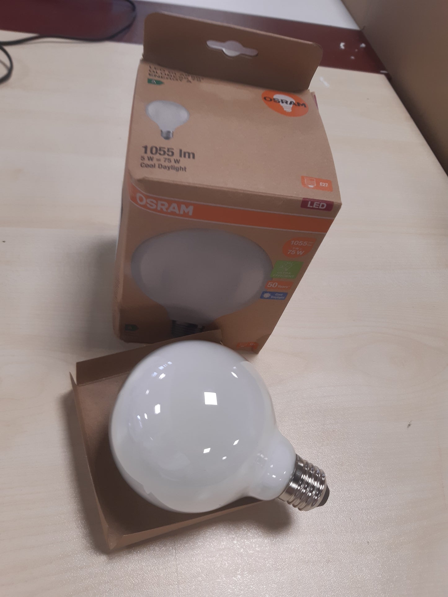 253606 - Osram Llambë LED në formë klasike globi, filament LED dekorativ, klasa e efikasitetit të energjisë A, E27, 5 W, 1055 lm, 6500 K, e bardhë gjatë ditës