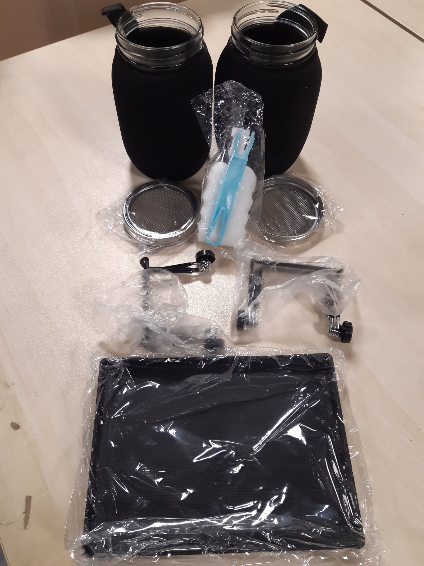 165132 - DEEFONGO Set Kavanozesh për Mbirje, 2 Kavanozë me Kapak, Sitë dhe Tabaka Pikimi, Përshtatshme për Jonxhë, Lakër, Brokoli dhe Fasule Mung