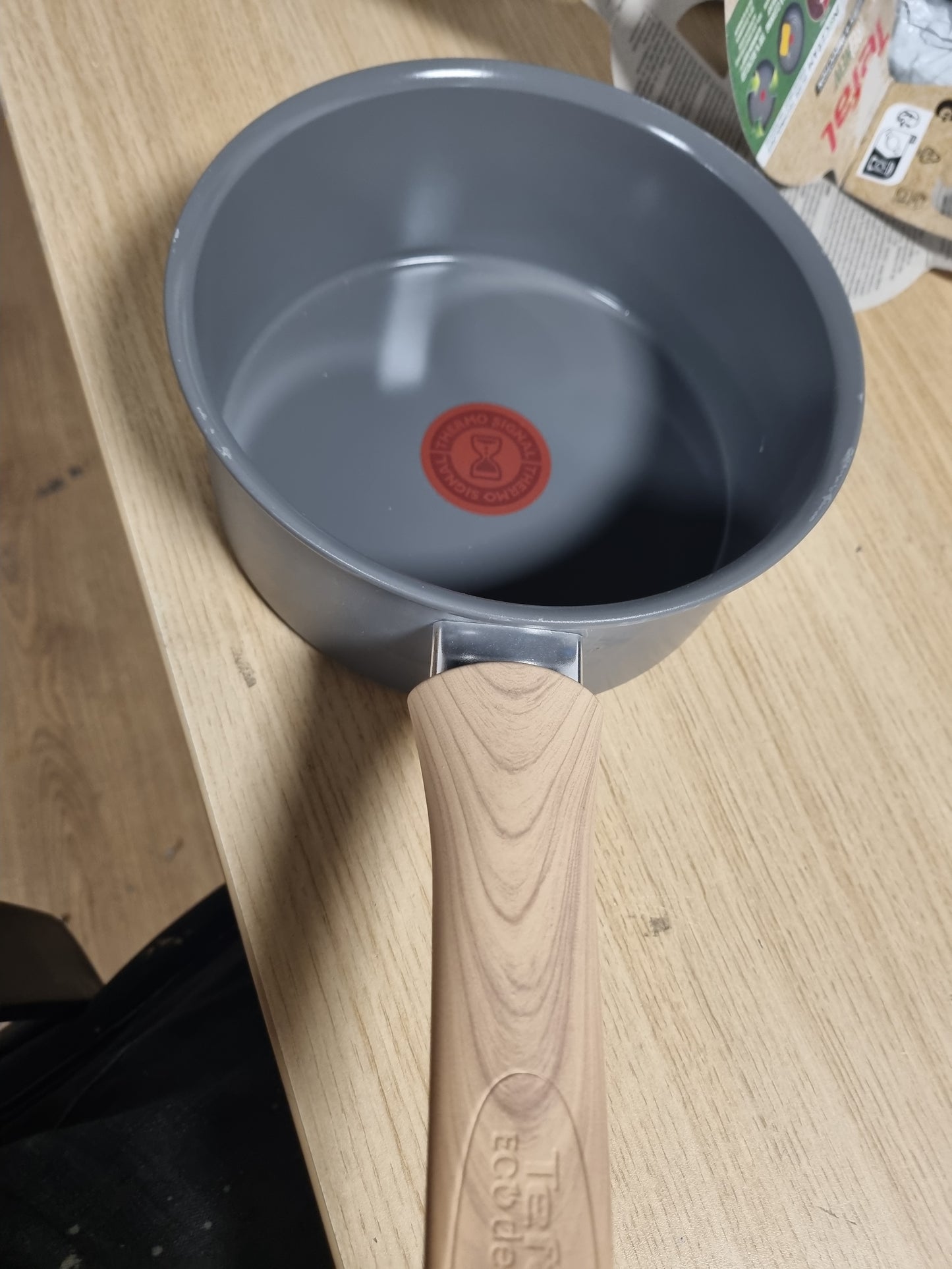 218021 - TEFAL Renew Tenxhere 18 cm, Shtresë Qeramike Jo-ngjitëse, Dizajn Ekologjik, Gatim i Shëndetshëm, Termosignal, Prodhimi në Francë, E Përshtatshme për Të Gjitha Llojet e Sobave