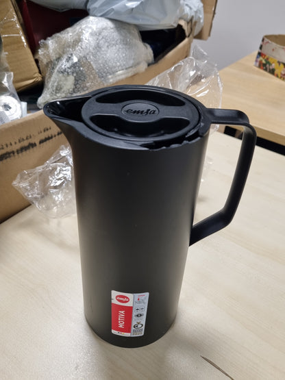 223261 - EMSAS Enë e izoluar 1L, plastike, termos me mbyllje të shpejtë, mban pijet të nxehta për 12 orë, të ftohta për 24 orë, mbulesë qelqi, prodhuar në Gjermani, dizajn nordik, e zezë, N41707