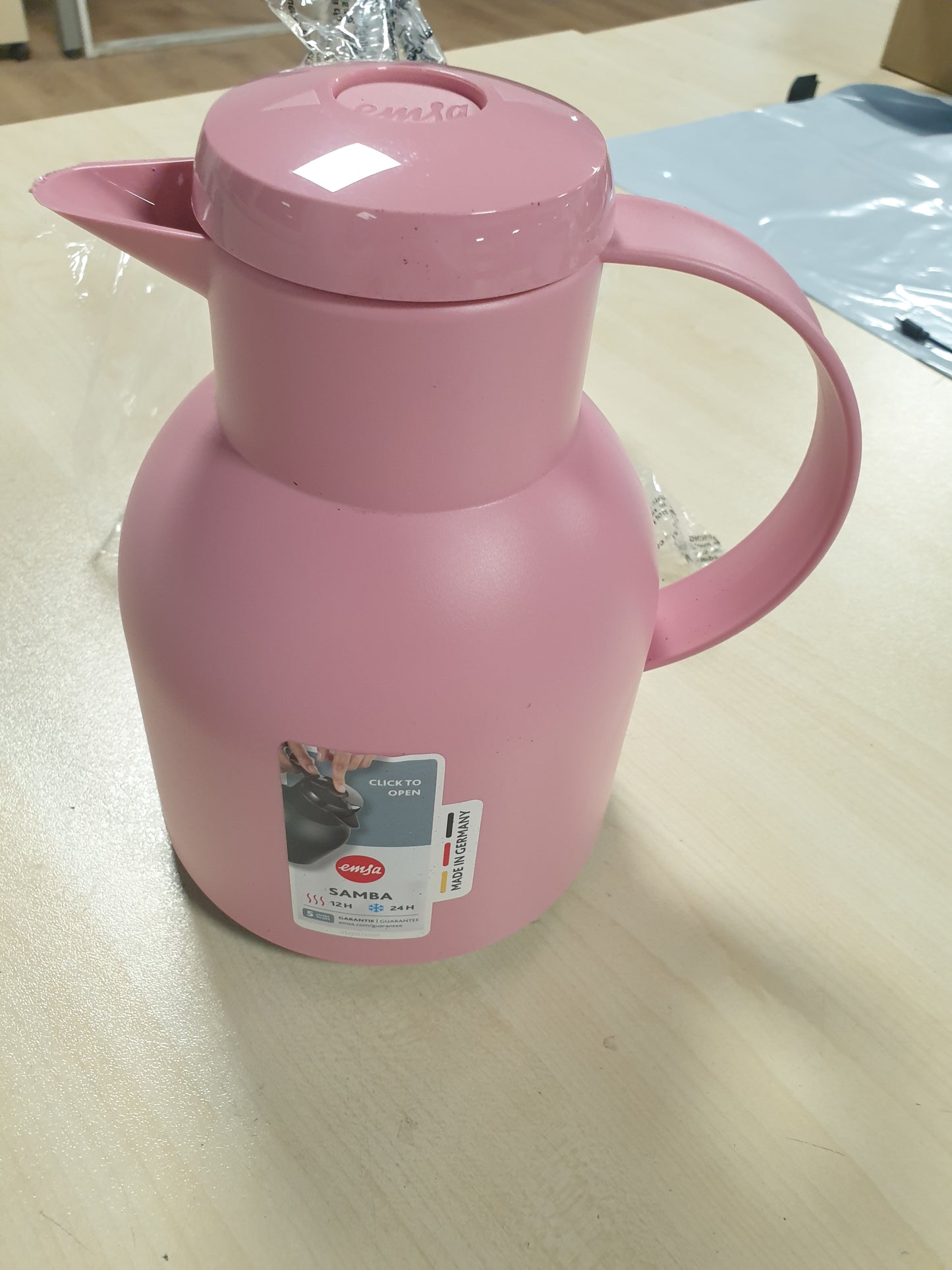 229473 - EMSA Samba F40103 Enë e izoluar | 1 litër | Plastikë, mbyllje e shpejtë | 100% e papërshkueshme nga rrjedhjet | Mban nxehtësi për 12 orë, të ftohtë për 24 orë | Rozë pluhuri
