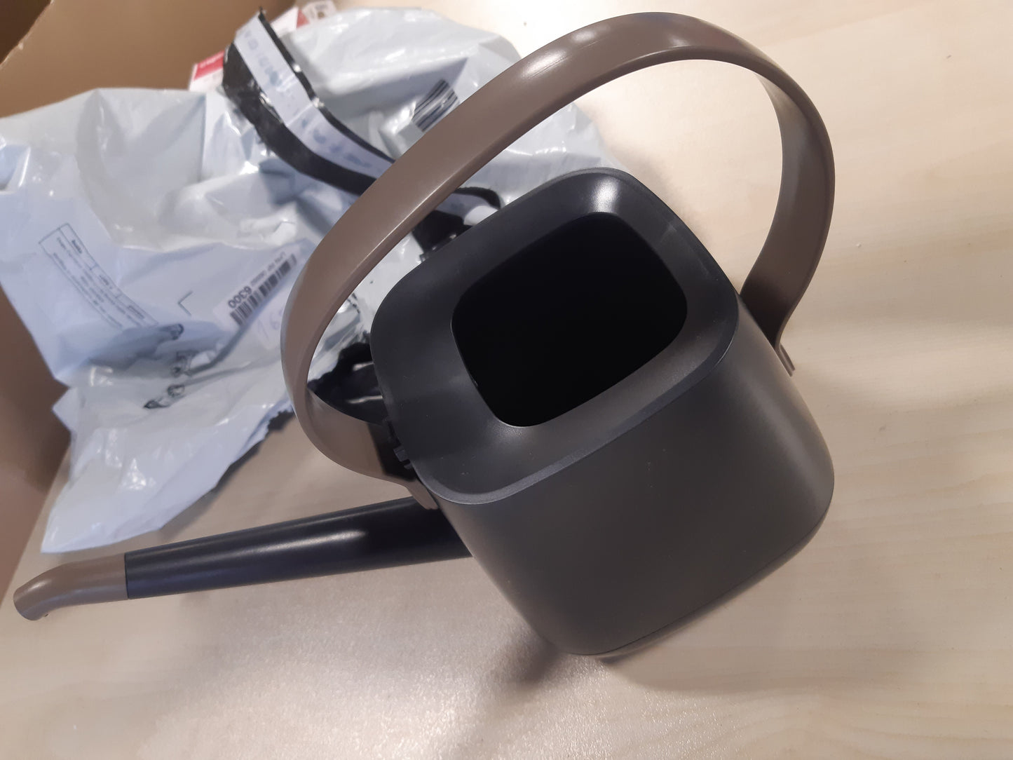 165011 - LECHUZA Kove Ujitese Plastike Yula, Kapaciteti 1.7L, Ngjyra Gri-Të Gjelbër