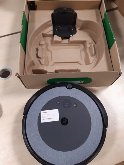 94073 - iROBOT Roomba Combo i5, Robot Fshesë-Larës Dyshemeje me Hartëzim Inteligjent dhe Wi-Fi, me Zbulim Pengesash dhe 2 Furça Gome për Shumë Sipërfaqe, i Programueshëm me Aplikacion dhe Asistent Zanor
