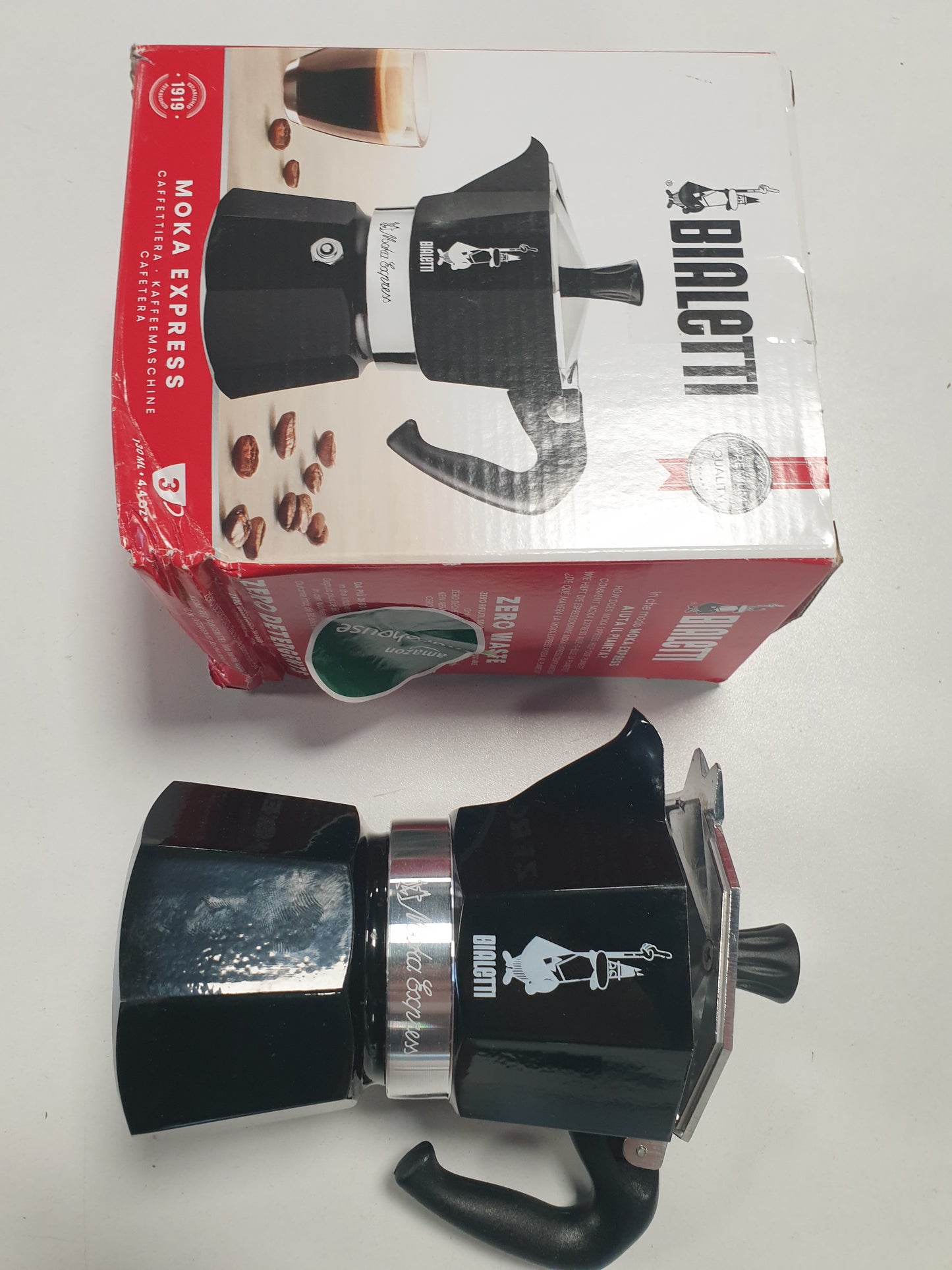 221852 - BIALETTI Moka Color: Makinë ekspreso ikonike në sobë, enë Moka me 3 gota (130 ml), alumini, e zezë