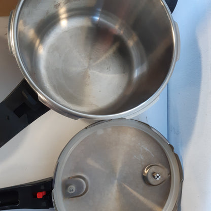 226313 - TENXHERE me presion prej çeliku inox me avullore Amazon Basics, 6 litra, argjendi