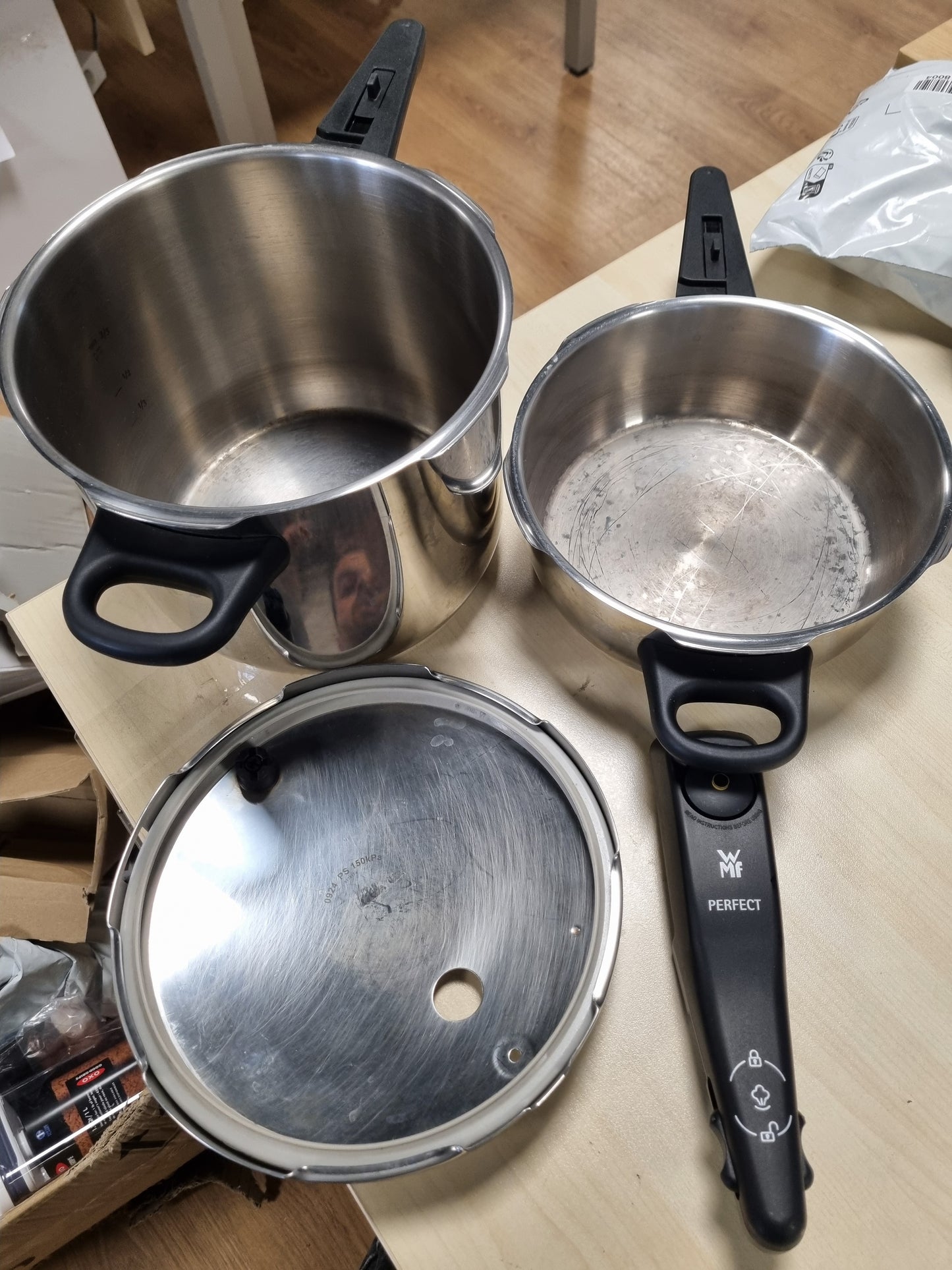 221034 - WMF Perfect Tenxhere me Presion Ø 22 cm, 6.5 litra, çelik inox Cromargan, e përshtatshme për induksion