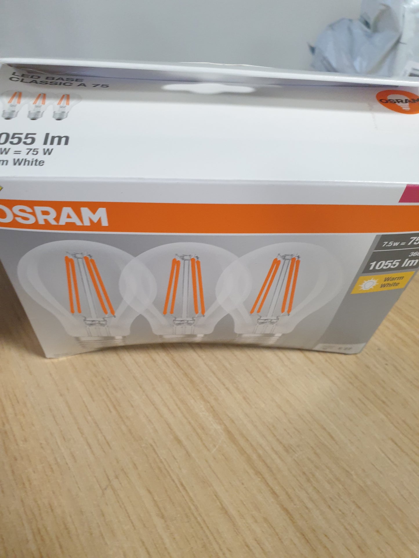 216573 - OSRAM Llambë LED, Prizë E27, Ngrohje 2700 K, 7.50 W, Pako me 3 pjesë