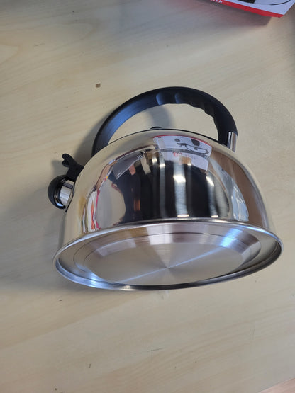 223371 - AXENTIA Çajnik prej çeliku inox për në sobë, 2.5 litra, me fishkëllimë, dorezë dhe kapak të lëvizshëm, argjendi