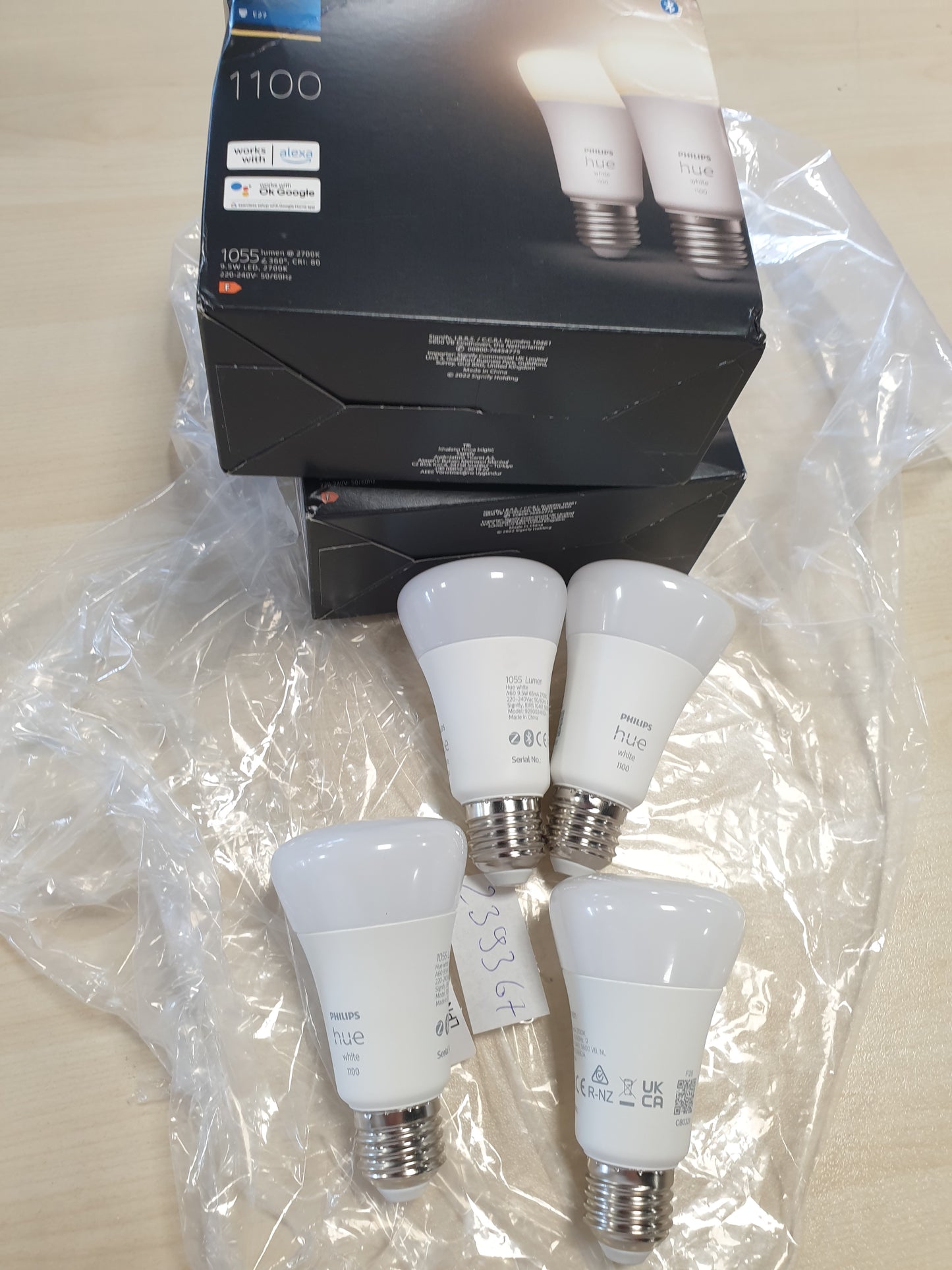 239367 - PHILIPS Pllaka e Bardhë E27, Pako me 4 llamba 4x1055lm, me errësim, 9.5W, e kontrollueshme me aplikacionin, e pajtueshme me Amazon Alexa
