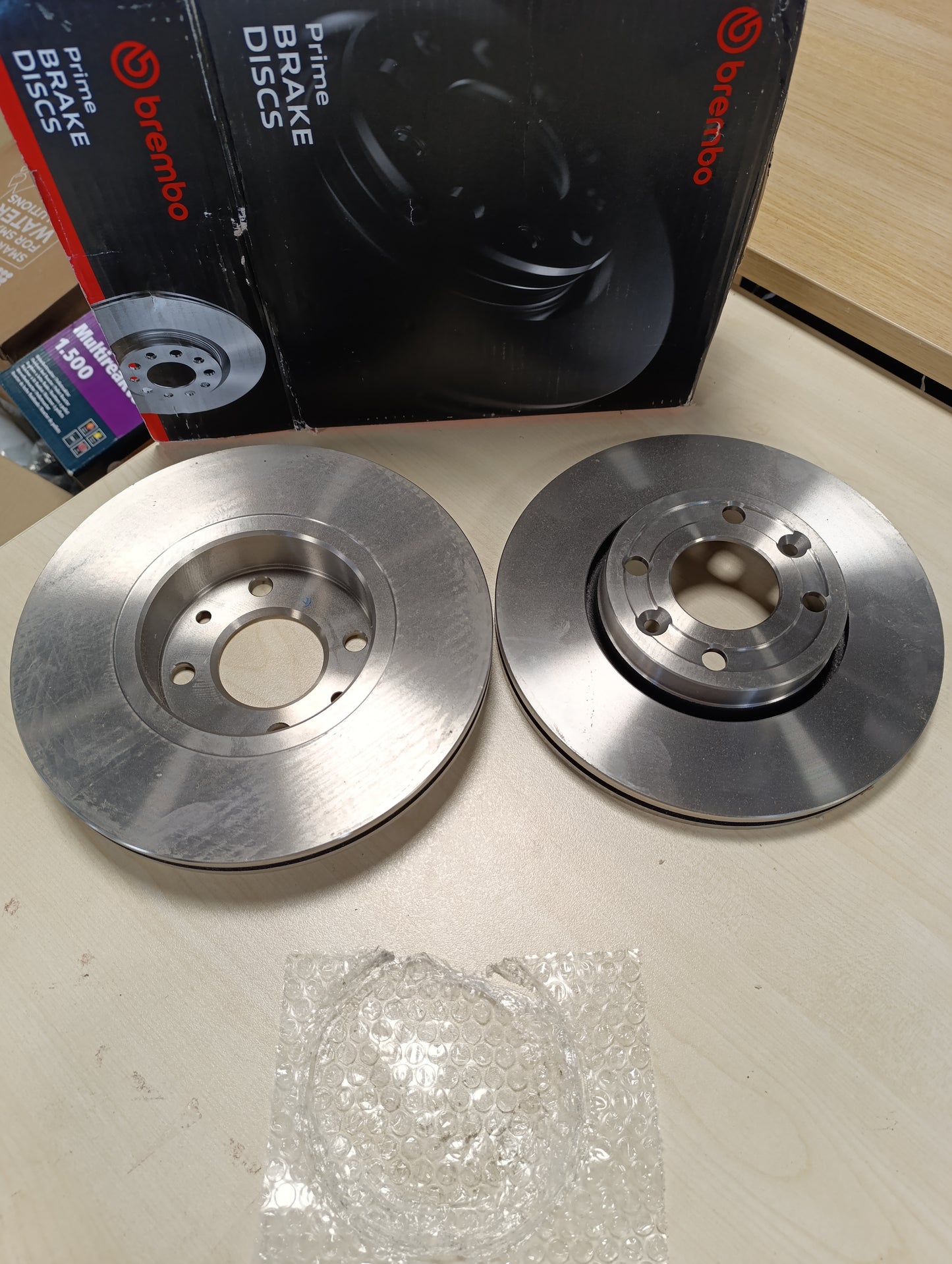 250054-BREMBO Disqe frenash 09907810, Set prej 2 copësh