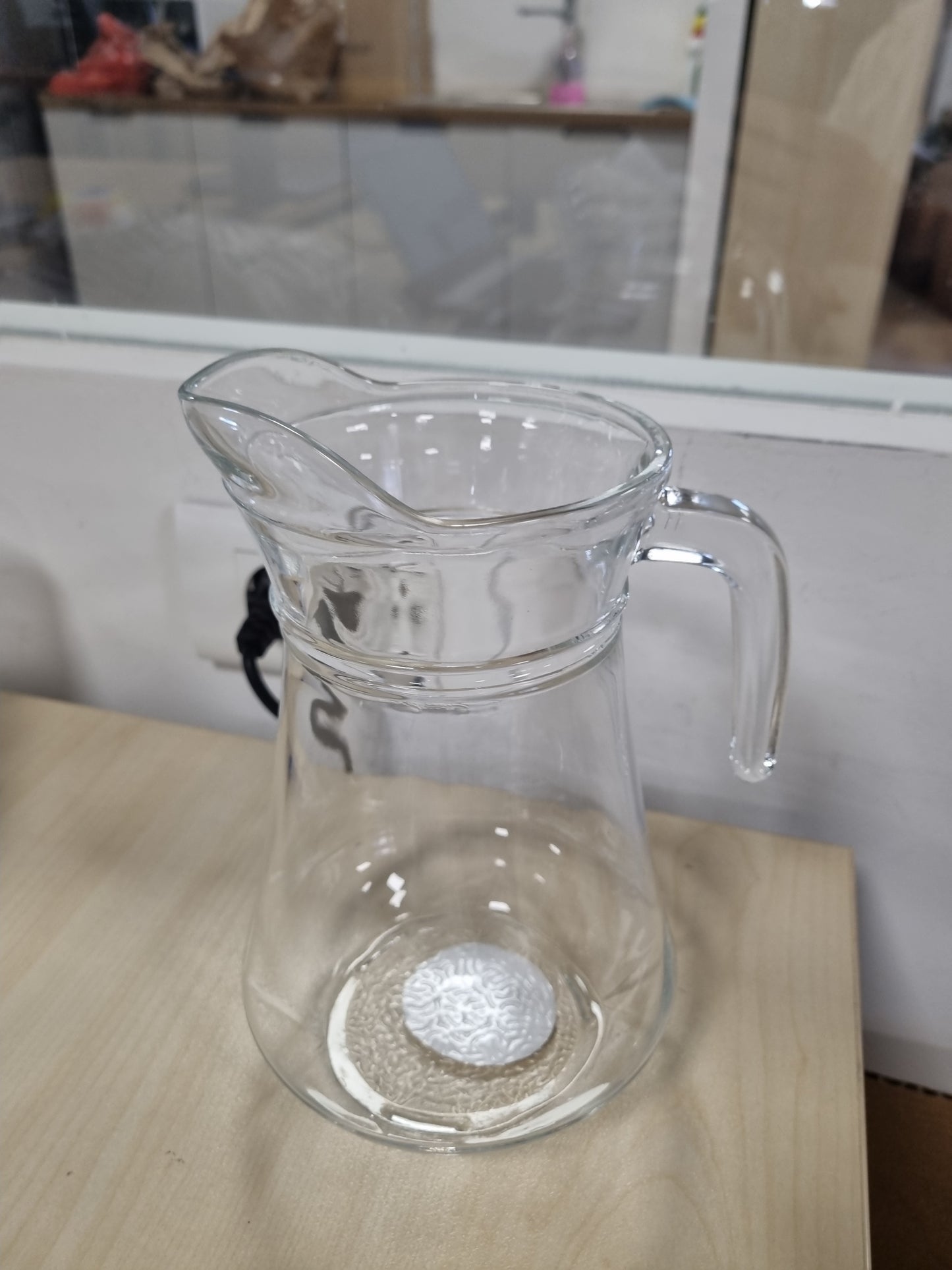 216714 - KANA E UJIT DOMOTTI ME DOREZË 1.3L DELIGHT, TRANSPARENTE, E SIGURT PËR LAVASTOVILJE, 1 COPË