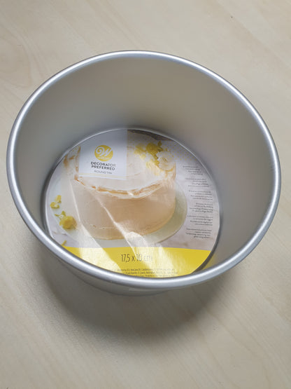 223752 - WILTON Tavë për torta Round Extra Deep, Ø 17.5 x 10 cm, Argjend