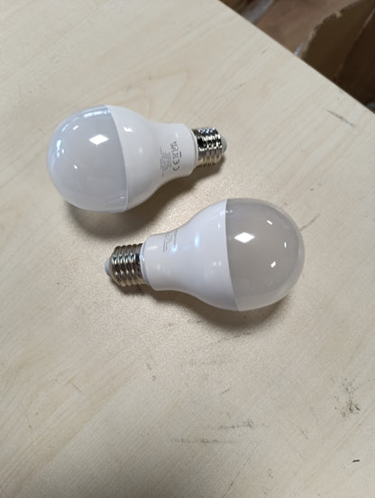 224331 - AMAZON BASICS Llambë LED E27, 14W (zëvendëson 100W), e bardhë e ngrohtë, me errësim - pako me 2 copë