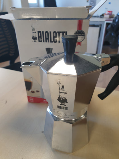 261113 - BIALETTI - Moka Express, makinë kafeje për espresso, 6 gota (270 ml), alumini, argjendi